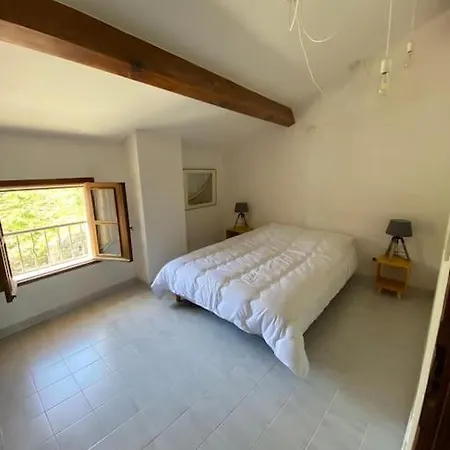 Holiday home Leve Du Soleil Sur La